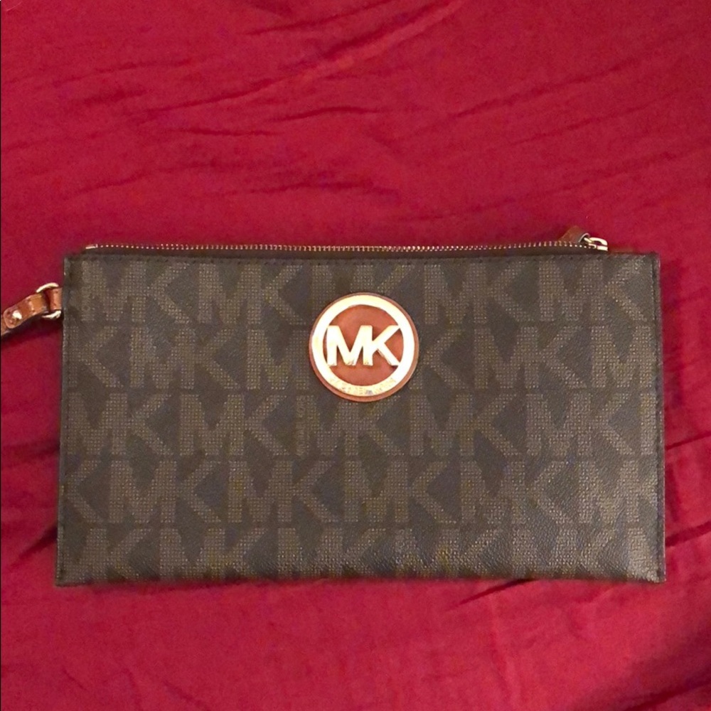 Michael kors wristlet!